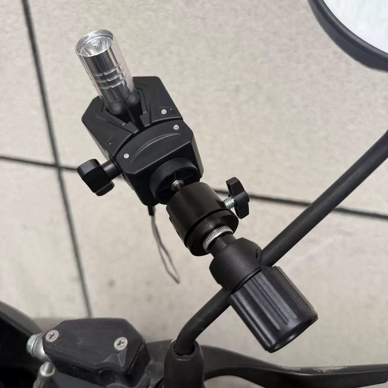 金属クランプ丸管バックミラーブラケット電気自動車用工具不要設 - Pan Tilt Bracket のレビューと価格